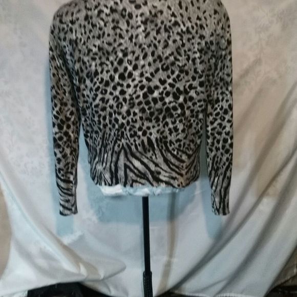 Lovely sweater - Picture 5 of 6